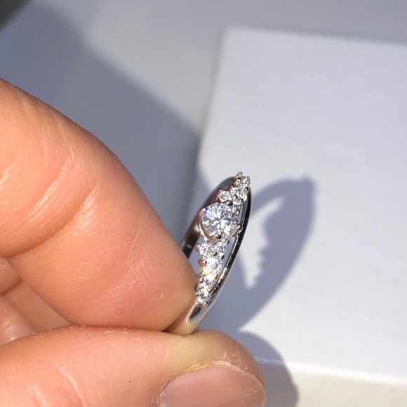 COPY - Moissanite diamond chevon ring in Sterling Silver - Picture 8 of 12
